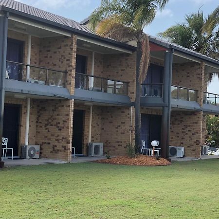 Bribie Waterways Motel Bongaree Екстер'єр фото