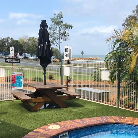 Bribie Waterways Motel Bongaree Екстер'єр фото