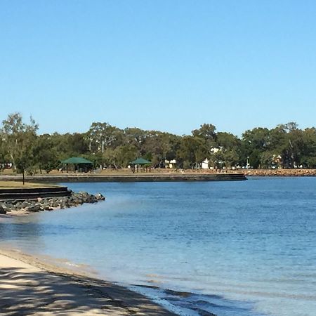 Bribie Waterways Motel Bongaree Екстер'єр фото