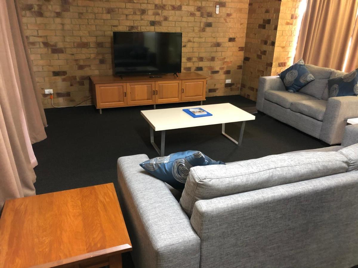 Bribie Waterways Motel Bongaree Екстер'єр фото