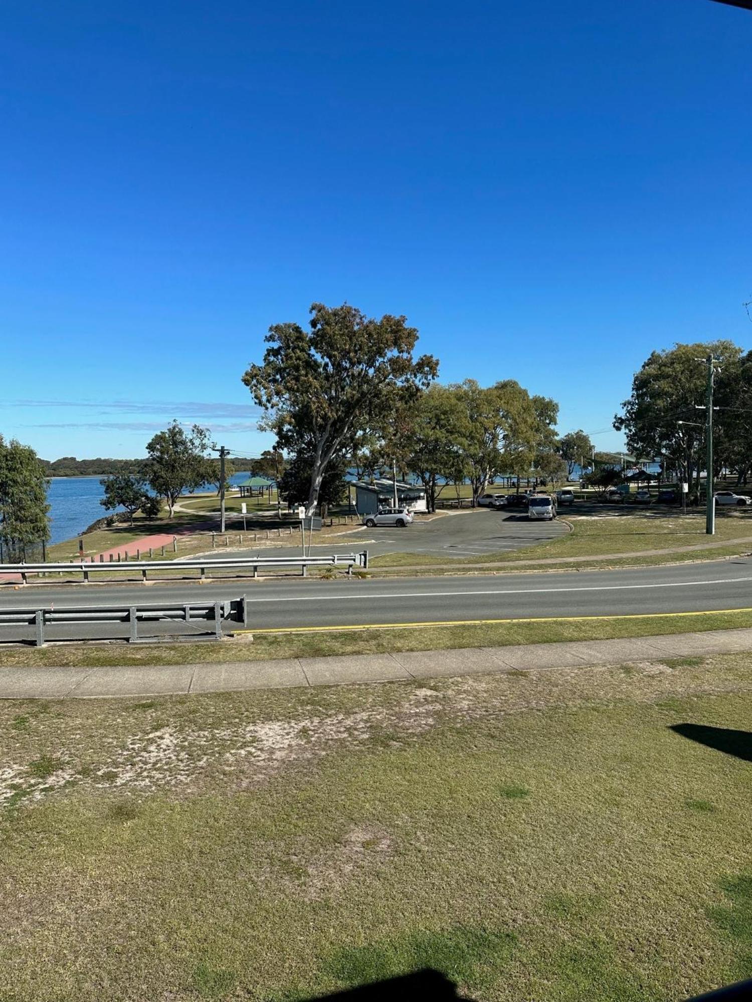 Bribie Waterways Motel Bongaree Екстер'єр фото