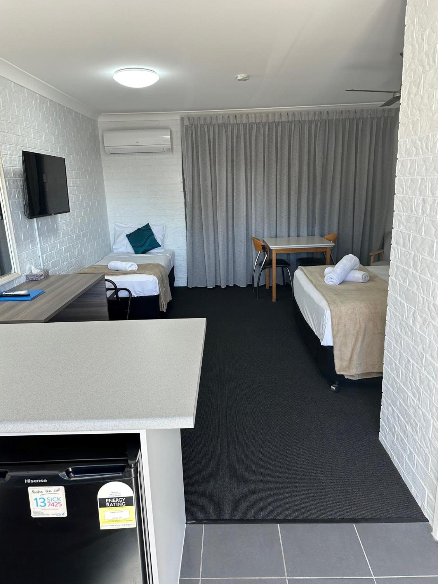 Bribie Waterways Motel Bongaree Екстер'єр фото