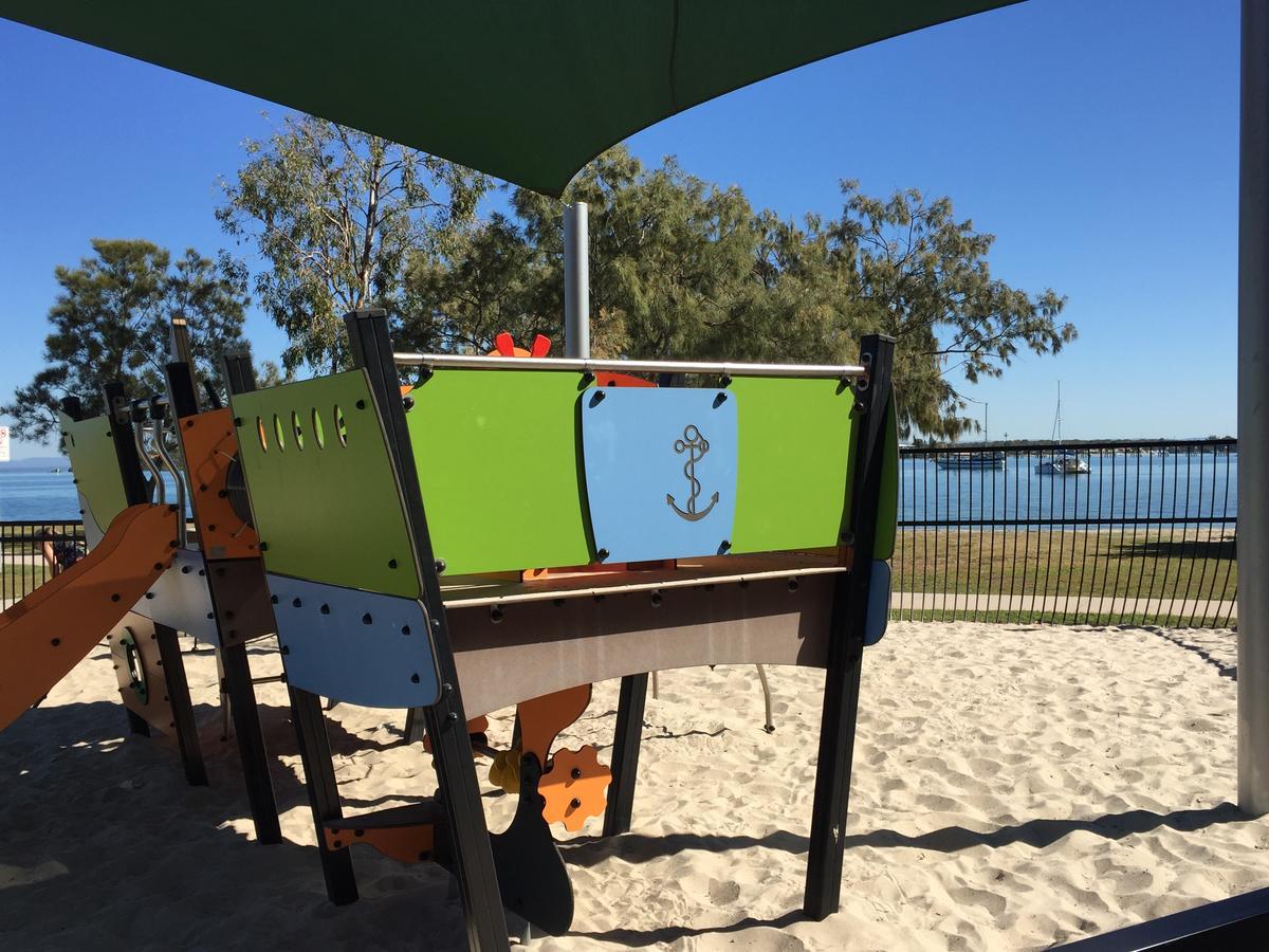 Bribie Waterways Motel Bongaree Екстер'єр фото