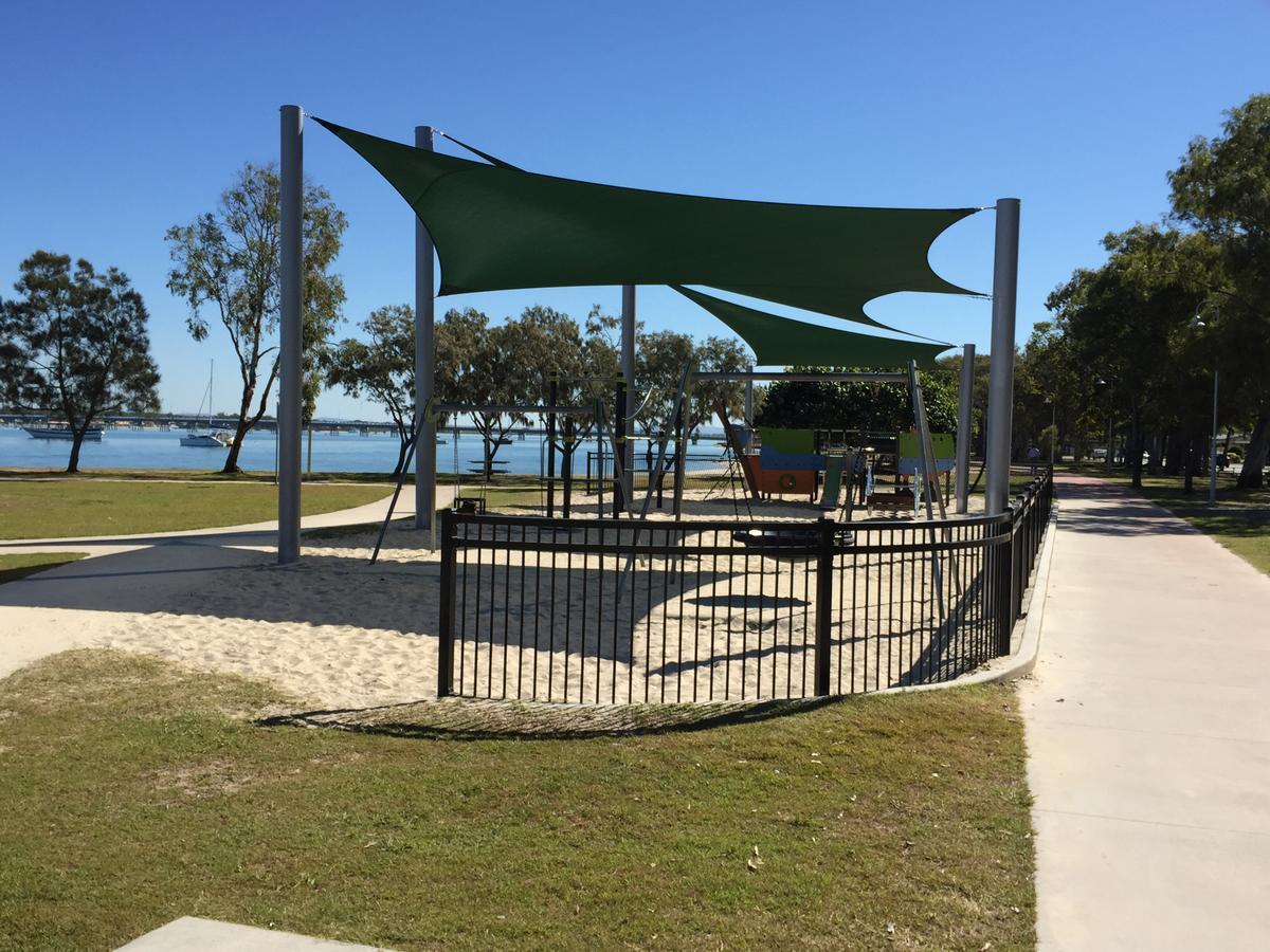 Bribie Waterways Motel Bongaree Екстер'єр фото