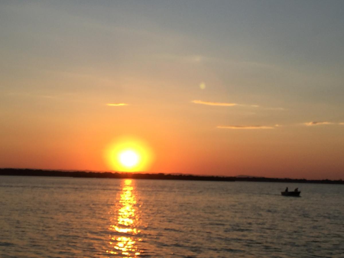 Bribie Waterways Motel Bongaree Екстер'єр фото