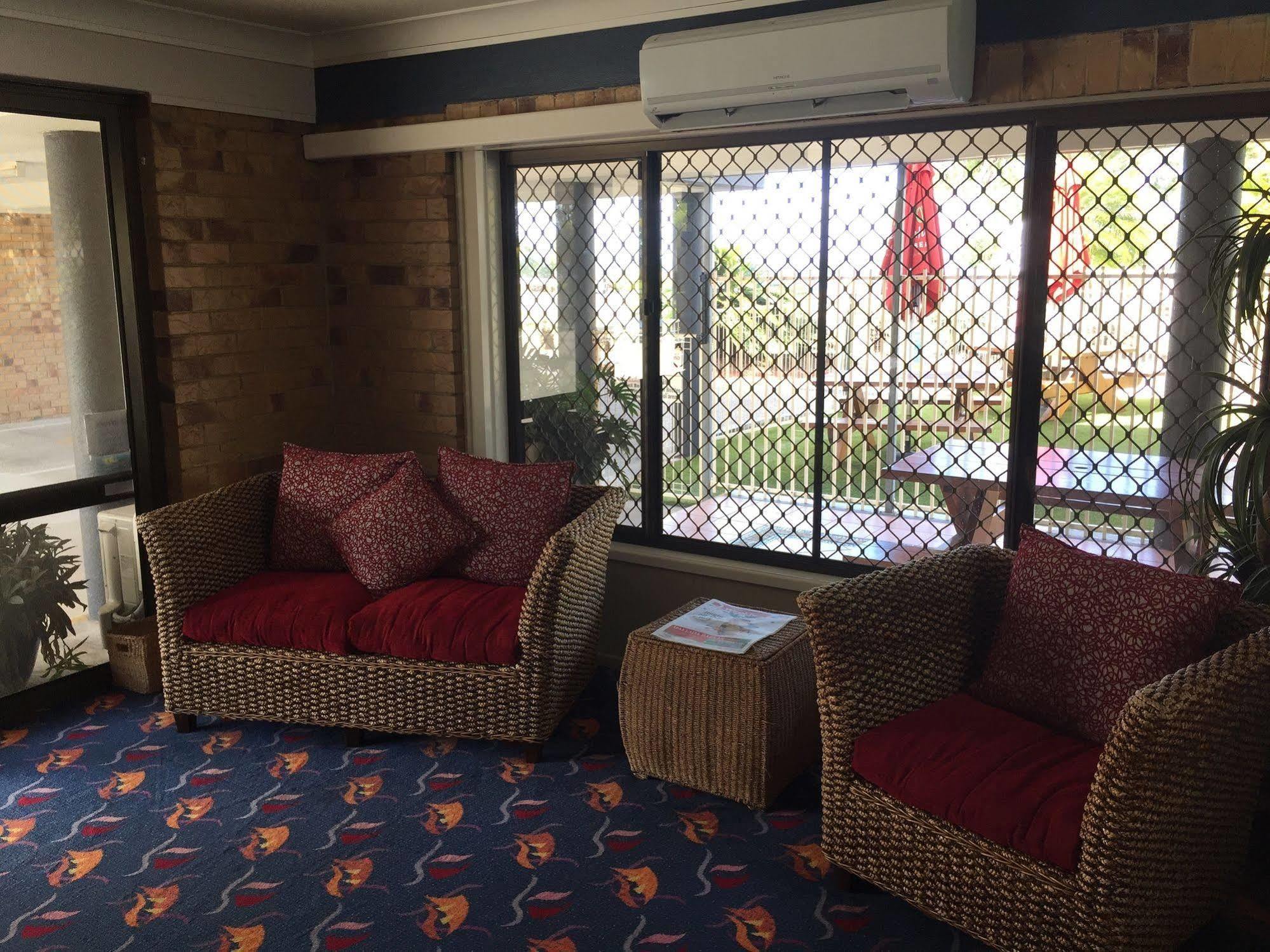 Bribie Waterways Motel Bongaree Екстер'єр фото