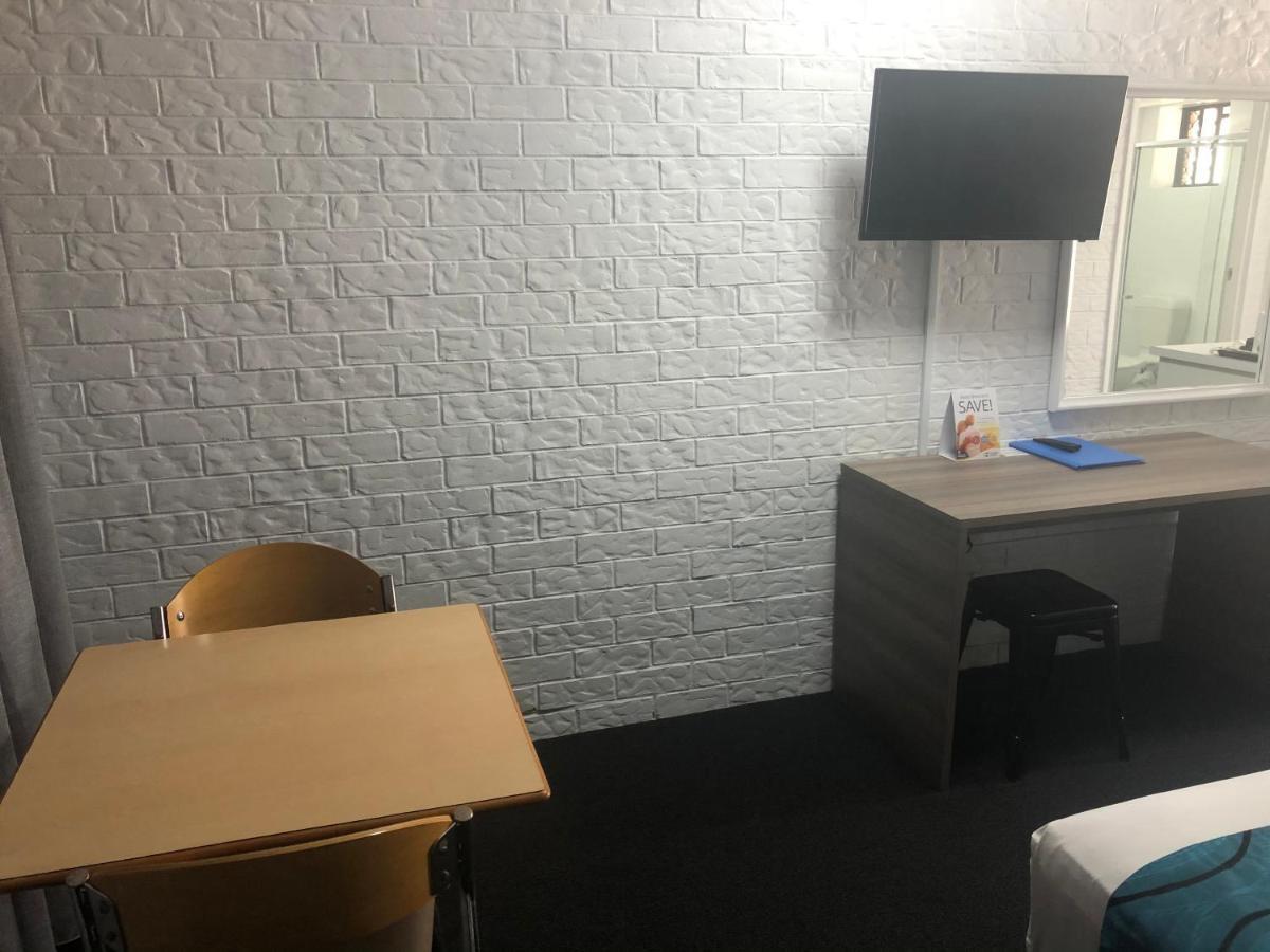 Bribie Waterways Motel Bongaree Екстер'єр фото