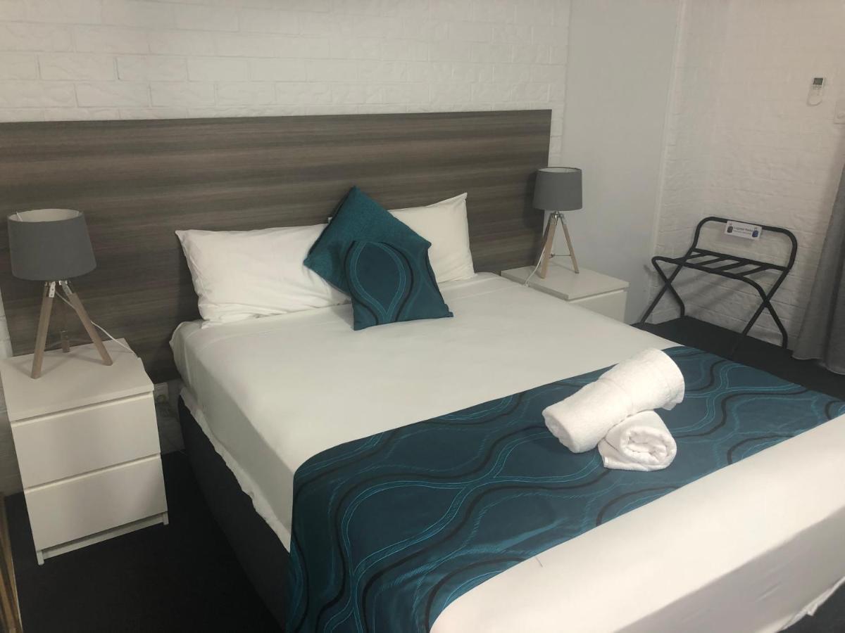 Bribie Waterways Motel Bongaree Екстер'єр фото